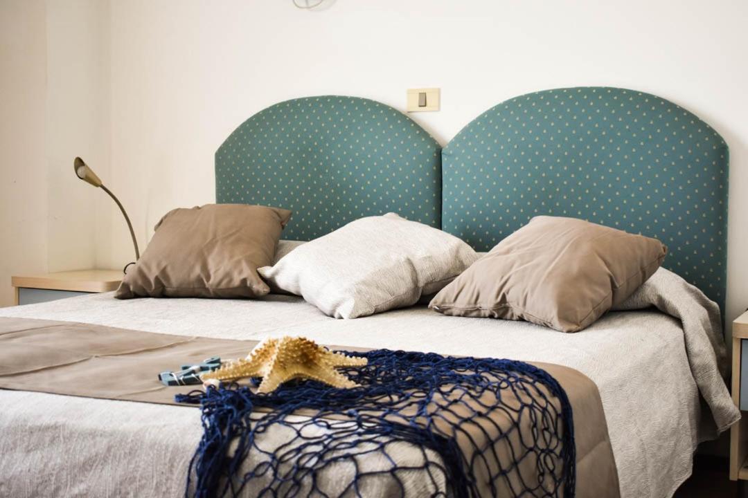 Hotel Embassy Пезаро Экстерьер фото