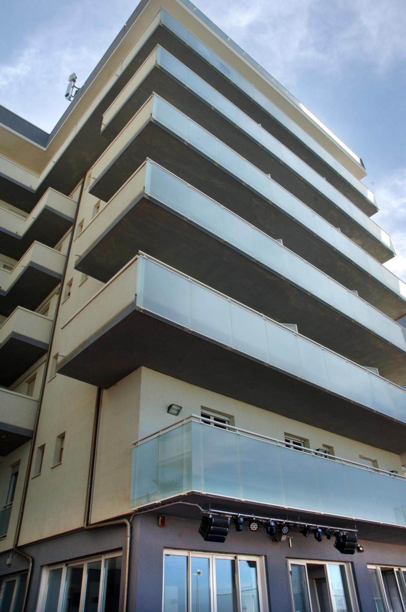 Hotel Embassy Пезаро Экстерьер фото